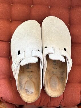 All White Suede/ antique white Boston Clog Birkenstock